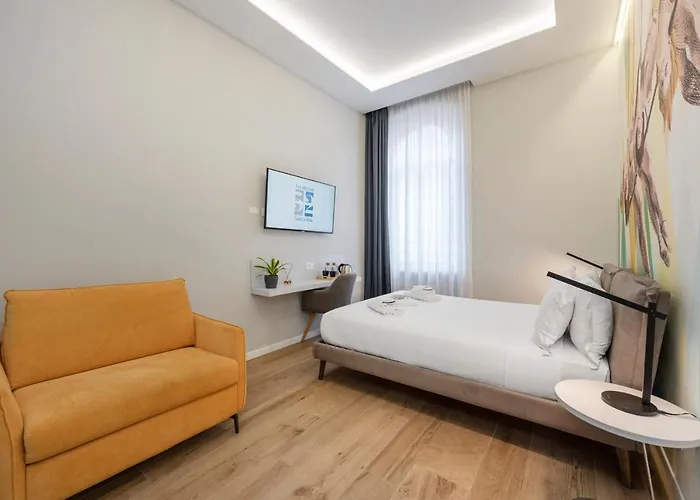 B-stay Via Milano 52 Maison d'hôtes 4*