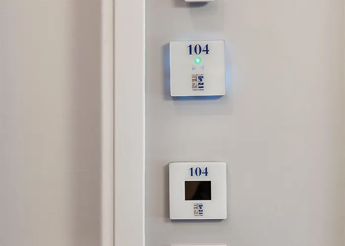 B-stay Via Milano 52 Maison d'hôtes 4*