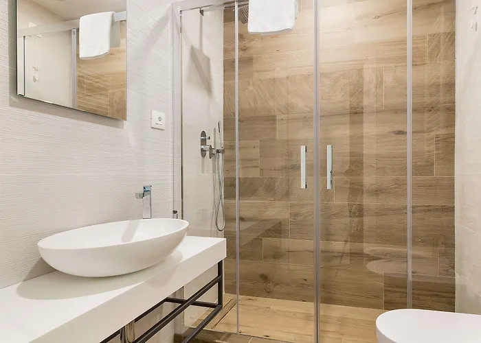 B-stay Via Milano 52 Maison d'hôtes 4*
