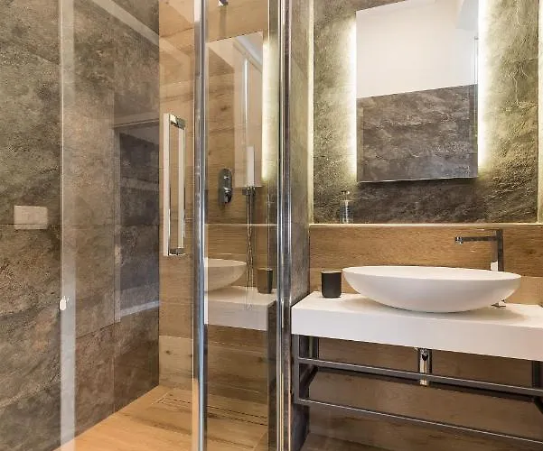 B-stay Via Milano 52 Maison d'hôtes 4*
