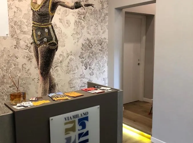 B-stay Via Milano 52 Maison d'hôtes 4*